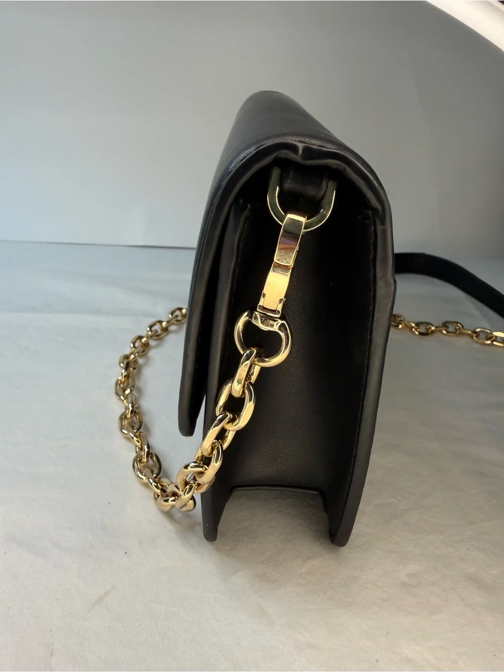 Michael Kors Black Leather Chain Crossbody| Timeless | Great Condition